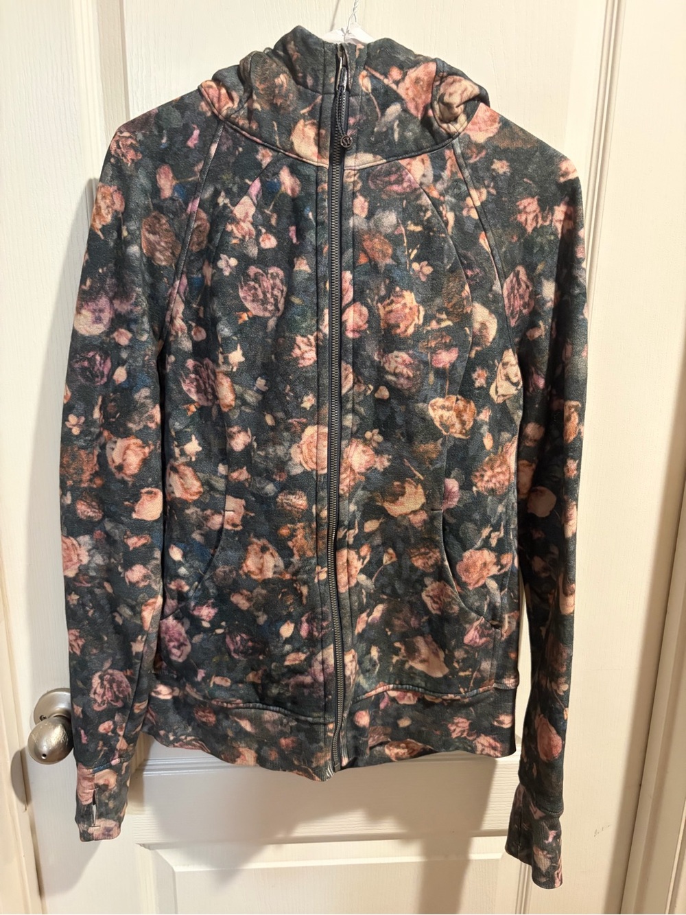 LULULEMON “frosted rose multi” scuba hoodie - Picture 6 of 10